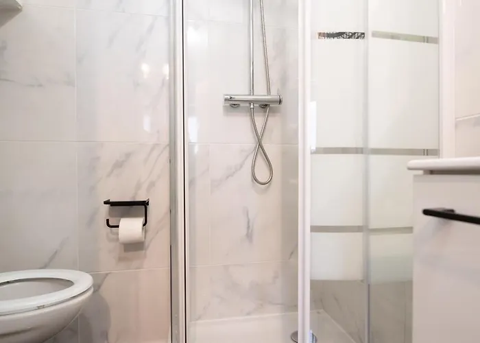 Cia - Champs Elysees Bright 4p * باريس