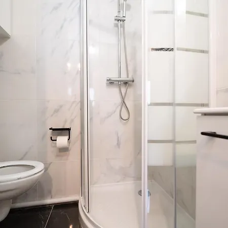 Cia - Champs Elysees Bright 4p * Paris